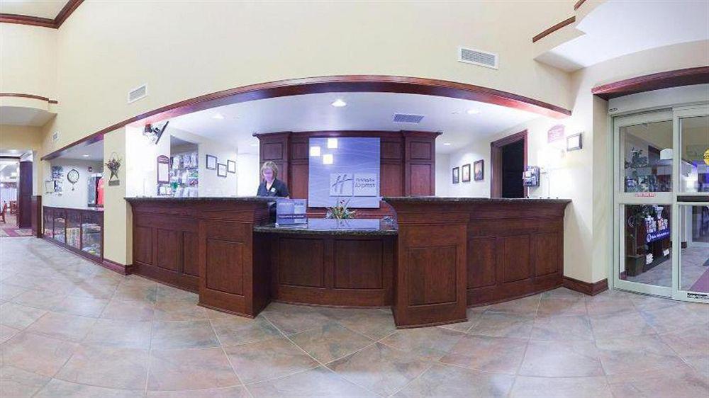 Holiday Inn Express & Suites Wausau By Ihg Weston Екстериор снимка