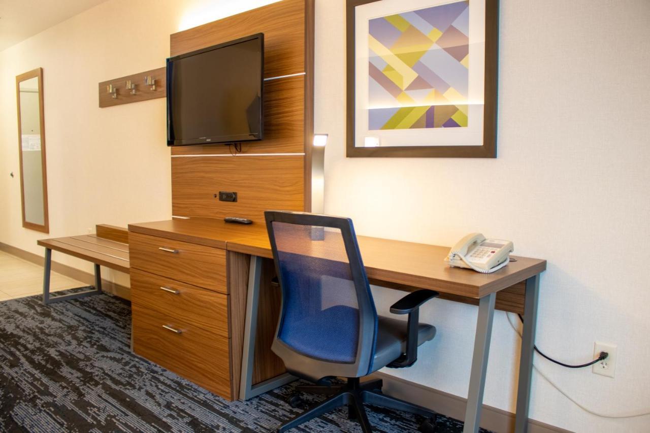 Holiday Inn Express & Suites Wausau By Ihg Weston Екстериор снимка