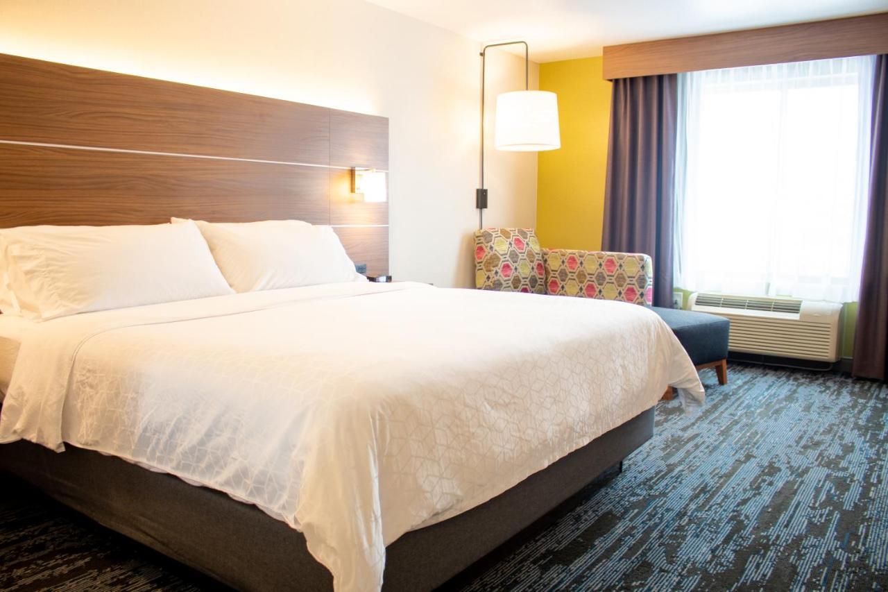 Holiday Inn Express & Suites Wausau By Ihg Weston Екстериор снимка