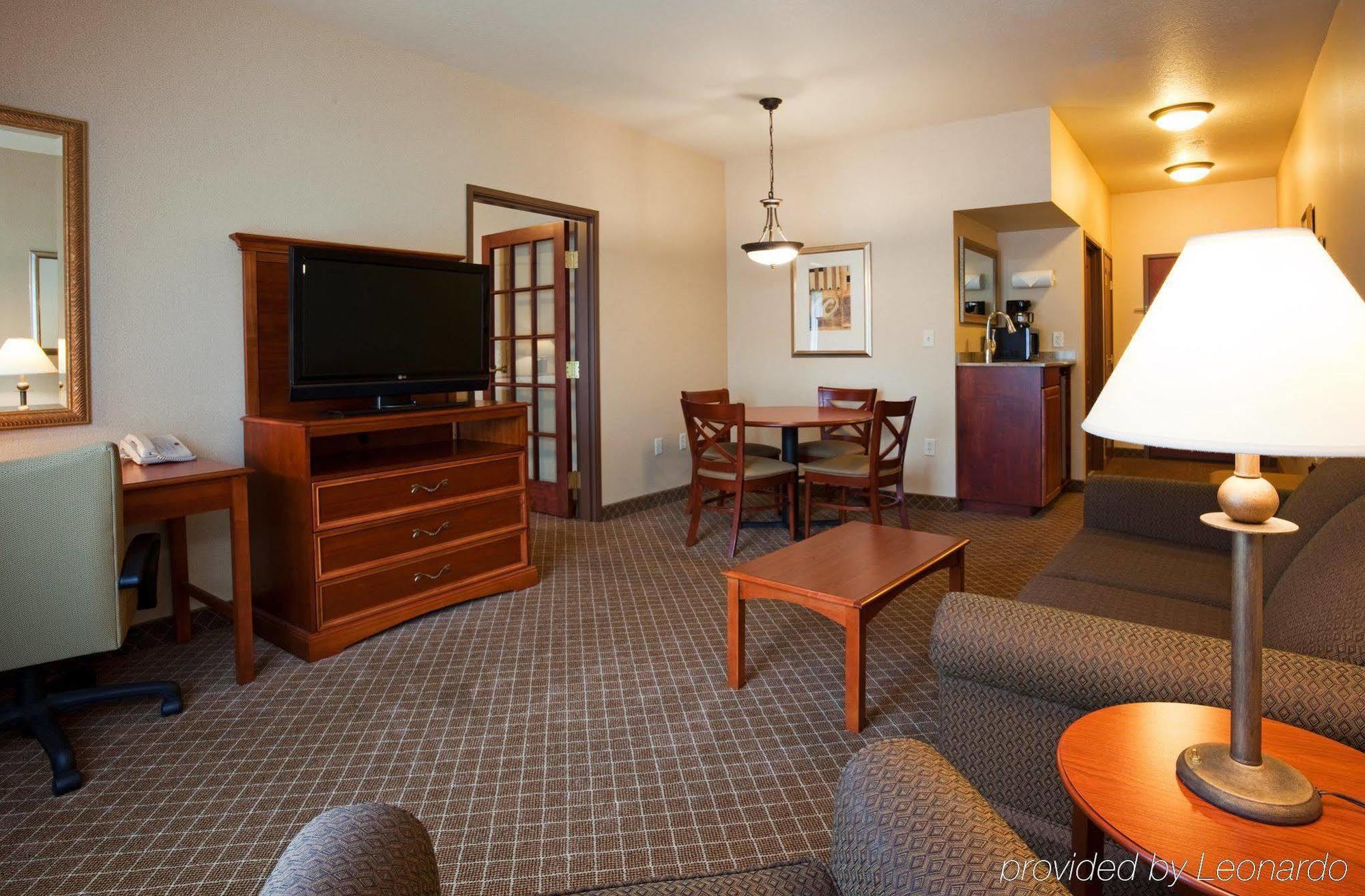 Holiday Inn Express & Suites Wausau By Ihg Weston Стая снимка